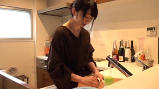 被侵犯叫著讓我高潮、精液自慰停不下的下流美人妻 高樹明日香 XRW-766