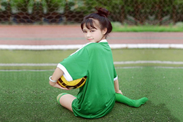 南哥约操极品苗条健身小美女高难度姿势抱起来操