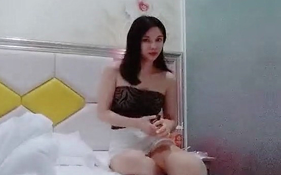 极品风骚美女口活一流舔的很享受大白美臀骑乘抽插扶腰后入爆操呻吟