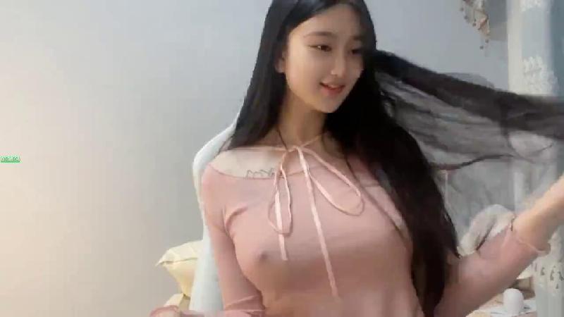 【宇宙無敵超級清純美少女】終于下海了，顏值秒殺各路網紅，齊逼短裙黑絲美腿美臀