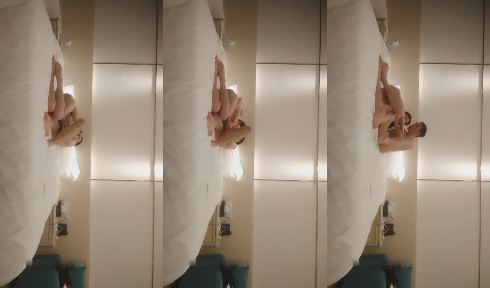 老哥探花约了个颜值不错苗条长腿妹子TP啪啪 沙发上摸奶口交大力猛操呻吟娇喘非常诱人