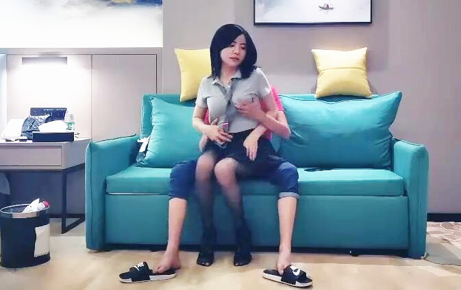 9总全国探花黄先生代班黑丝短裙妹子先热舞一段舌吻摸奶洗完澡猛操呻吟娇喘非常诱人