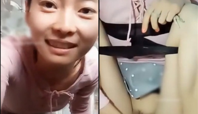 忙里偷闲? 妹子一边上班一边直播\