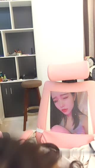 -zipai-高颜值美女骚气贝贝跳蛋塞逼逼浴室洗澡秀 苗条身材声音很嗲呻吟娇喘 很是诱惑喜欢不要错过