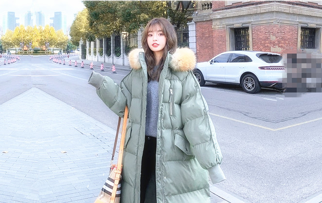 20岁身材满分腰细胸大埋头深喉插嘴拉着双手后入猛顶操的水声哗哗嗯嗯叫搞得妹子瘫软了