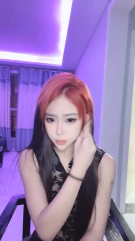 艳舞少女全程露脸火辣激情脱衣艳舞，性感好身材深夜随着音乐尽情摇摆，淫声荡语不断洗澡诱惑，精彩不要错过