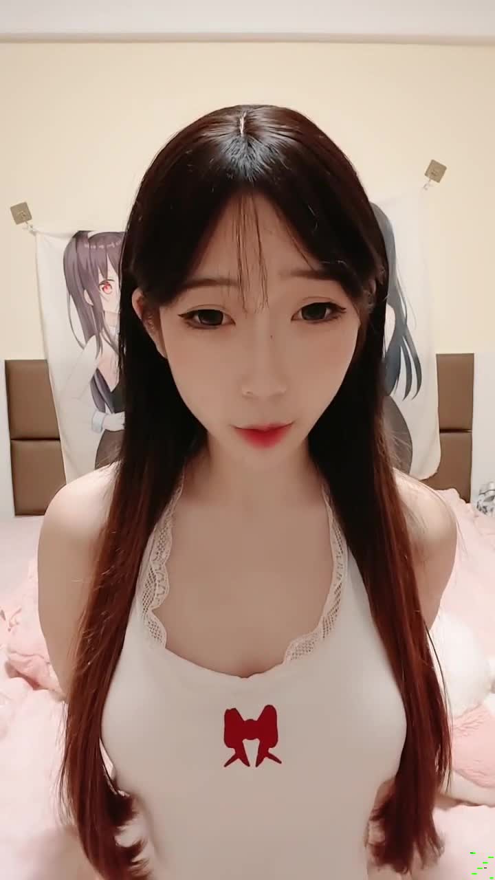 白虎嫩穴美乳妹妹！说话嗲嗲卡哇伊！脱光光抖奶，吊带性感黑丝袜，厕所自慰，翘起屁股后入