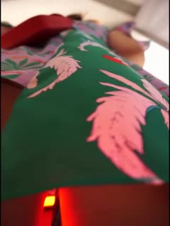 人妻清凉长裙下的灰色内内夹的真紧
