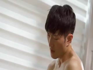 跟女老板回家在客厅就忍不住干起来了