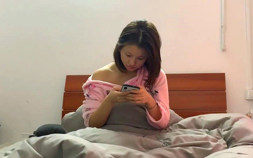 校花女友约炮舔樱唇爽得女友狂喊不行不行啦这就高潮了再插射两炮爽死这女的