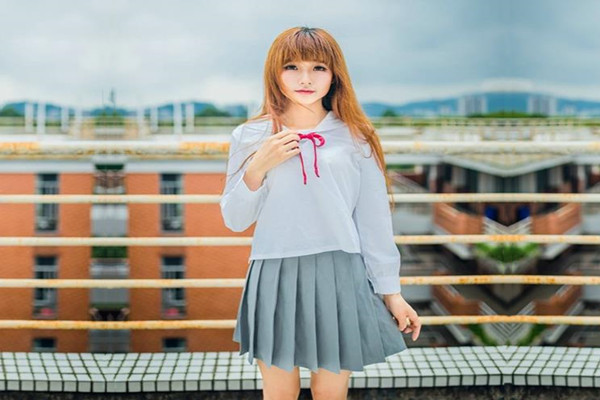 小城寻花小骚妇真的会舔会坐