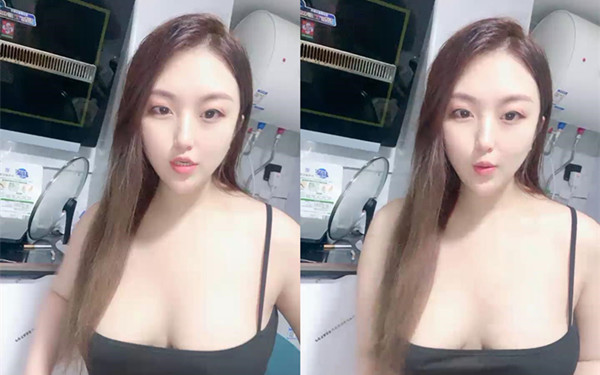 肉欲系大奶新人美女小背心牛仔短裤