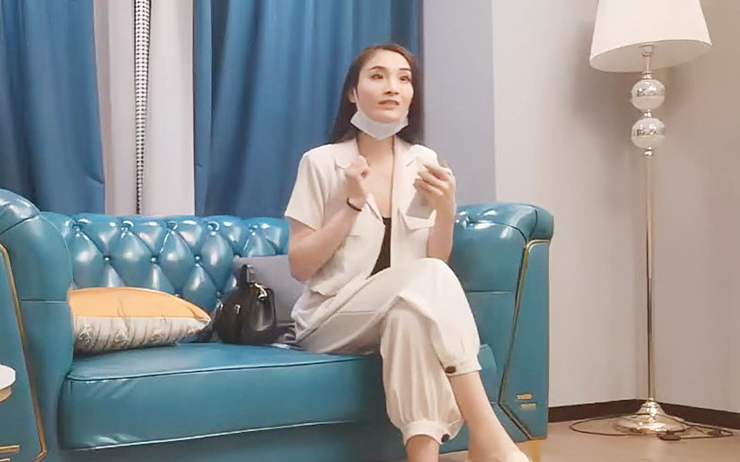 外围长腿小姐姐骚的很穿情趣护士装调情妹子自摸翘起屁股扭动开档黑丝大屁股骑乘撞击