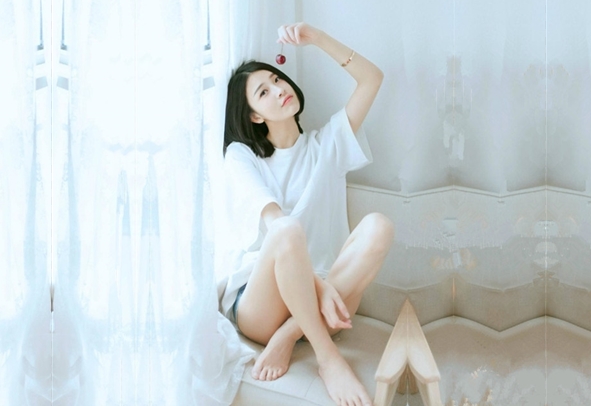 小陈总亲自坐镇指导爱徒约操19岁漂亮小萝莉经典沙发啪啪视角