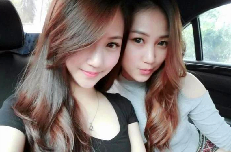 一边看A片一边双飞姐妹花美臀姐妹