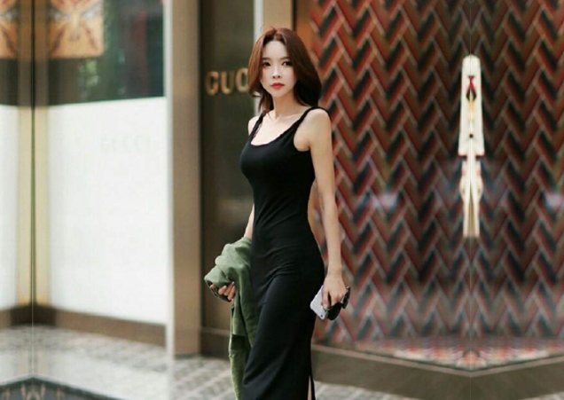 七夜探花大神小天回归黑色长裙颜值美女扣穴吸奶调情侧入猛烈撞击后入打桩喊给我