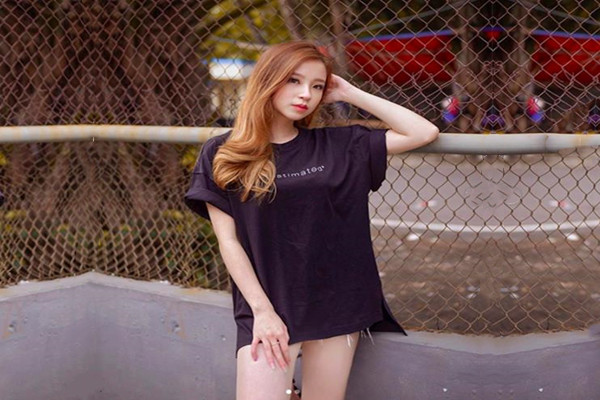 职业生涯最高颜值今夜来了个嫩妹漂亮婴儿肥美腿粉穴尽情插逼爽