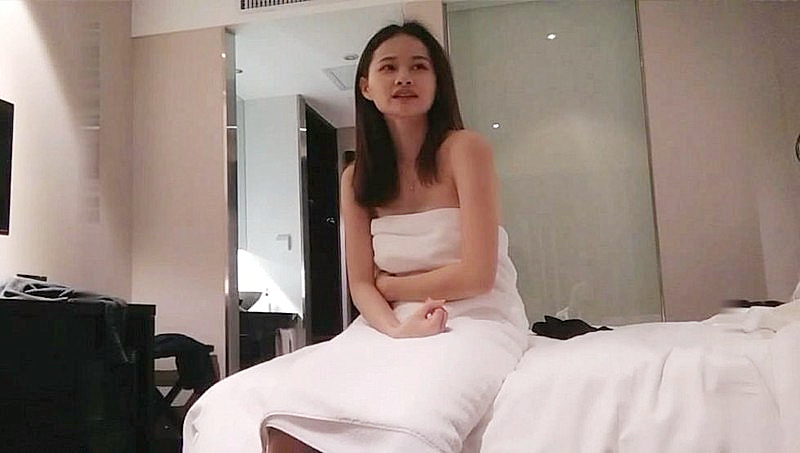 极品性感漂亮气质美女爆插一次后不舍得让美女走加点钱继续操