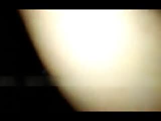 双根巨入爱人的激情3p夜