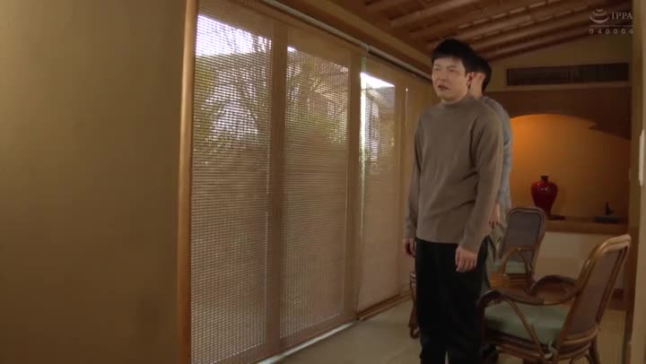 MKON-030両親を亡くした僕と妹は遠い親戚に引き取られたのですが、2人分の学費まで払ってくれるおじさん一家には本当に感謝してもしきれません 永瀬ゆい