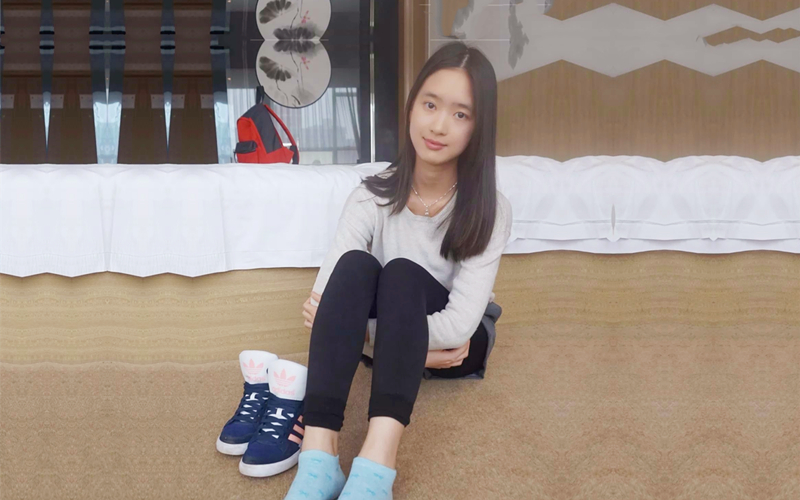 18岁处女绝对真实苗条大一学生妹