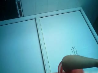 近距离偷拍白短裤美眉的逼