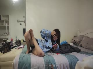 李公子新秀挺能聊外围妹纸近距离视角拍摄舔屌口交活很生疏抬起双腿大力抽插猛操