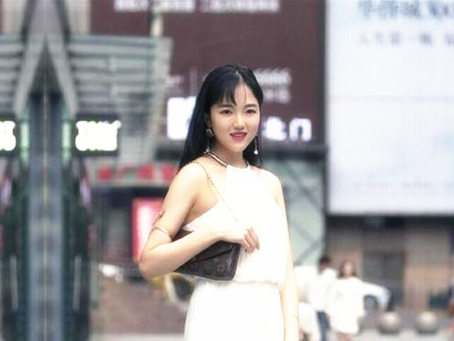 苗条小姐姐小鲜肉嘘寒问暖还捶腿啪啪完打情骂俏擦出火花