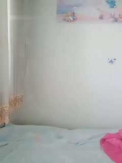 小妹非常嫩清纯妹子诱惑，撩起衣服露奶子特写