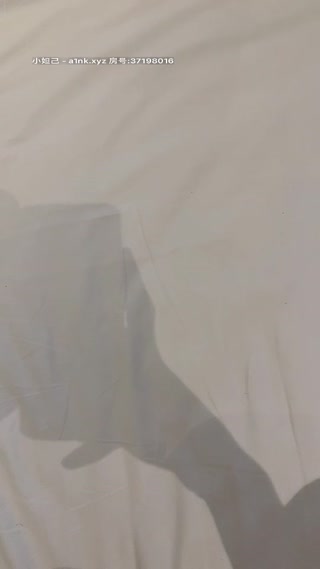 嫩模依依04-03第三场