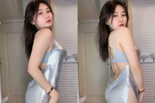 全裸床上小秀一段性感露背裙美腿高跟鞋脱光光掰穴特写