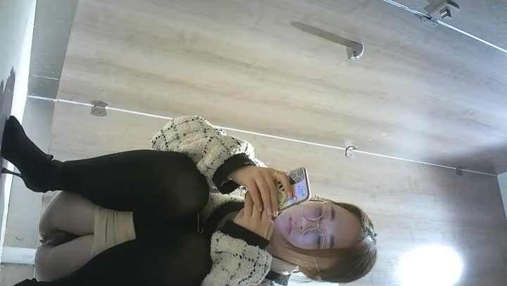 奶茶店女厕 红裙黑丝优雅美少妇 八字毛下馒头穴像挤牙膏一样收缩 new