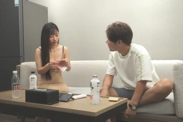 肤白貌美外围场甜美女神皮肤白皙颜值高分干两炮