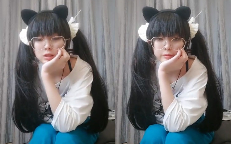 你的专属小女友00后嫩妹被两小哥各种玩弄双马尾白嫩美乳