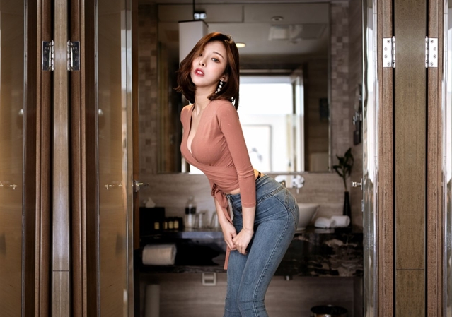 良家少妇深夜相会娇喘连连被干得高潮迭起