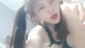 大奶美女给小哥舔鸡巴吸蛋蛋后入抽插01