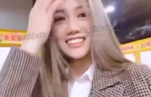 SWAG新年最强企划！街头随机捕获极品素人，扒光猛操到潮吹失禁