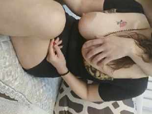 色儿子一天没干大奶妈妈觉得很难受