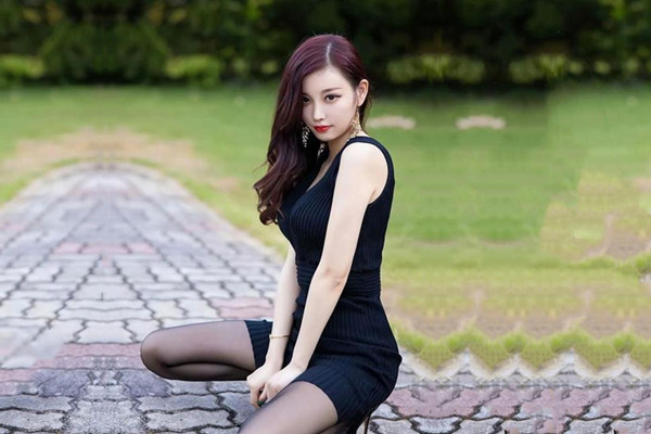 小胖子大战风骚纹身美女多姿势爆炒无套真勇肏得女的欲仙欲死