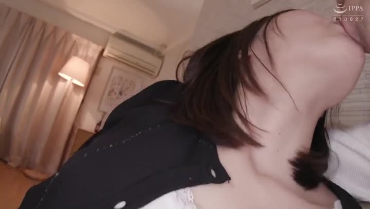 AKDL-199 - 本田瞳イチャラブKISS 朝も夜も彼女と何度も舌を絡ませた記録 本田瞳