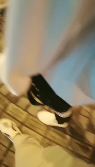 公园勾搭小姐姐带回家操逼