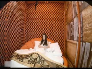 zipai#主题情趣约炮房外表清纯白嫩大学生妹子与男友开房啪啪啪干之前妹子还研究了一下性爱设备