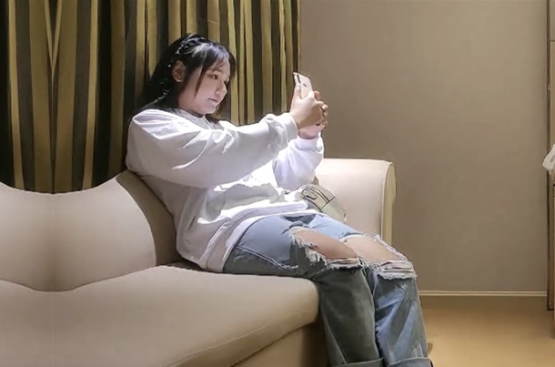 新晋探花劲爆首场苗条00后小萝莉肤白胸粉乖巧可爱小仙女啪啪角度繁多精彩佳作