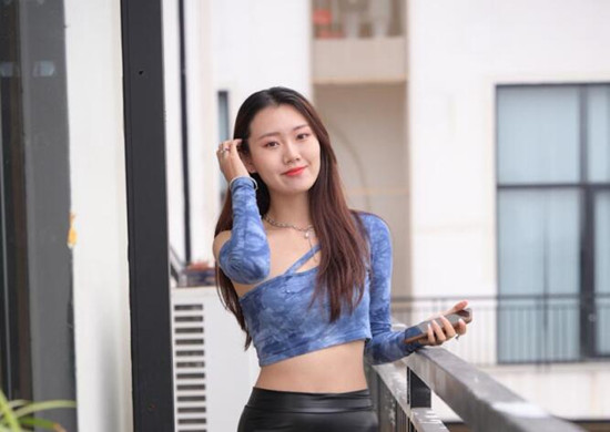 足浴小少妇架不住金钱诱惑酒店开房做爱白嫩风骚主动高潮不断呻吟销魂