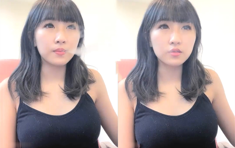 仙女下凡TW颜值不错苗条台湾美女全裸诱惑脱光光床上摆弄姿势自摸揉奶