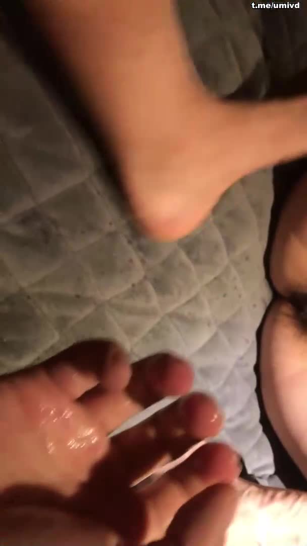 百度云泄密外表斯文的眼镜小夫妻自拍的啪啪视频和艳照流出人不可貌相