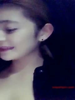 长得像关小彤的女主播半夜和不会说普通话开奥迪车的大叔车震！