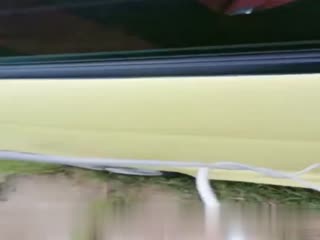 良家小夫妻雨后野外车震，漂亮小少妇阴毛超多，无套内射，路人经过，紧张刺激