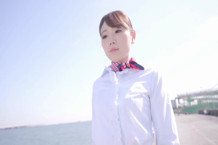 某航空会社国内线勤务2年目の可爱いすぎる现役新米CA debut 清楚な外见とは真逆のSEX大好き女子 絶顶の向こう侧へTAKE OFF 成田もえ