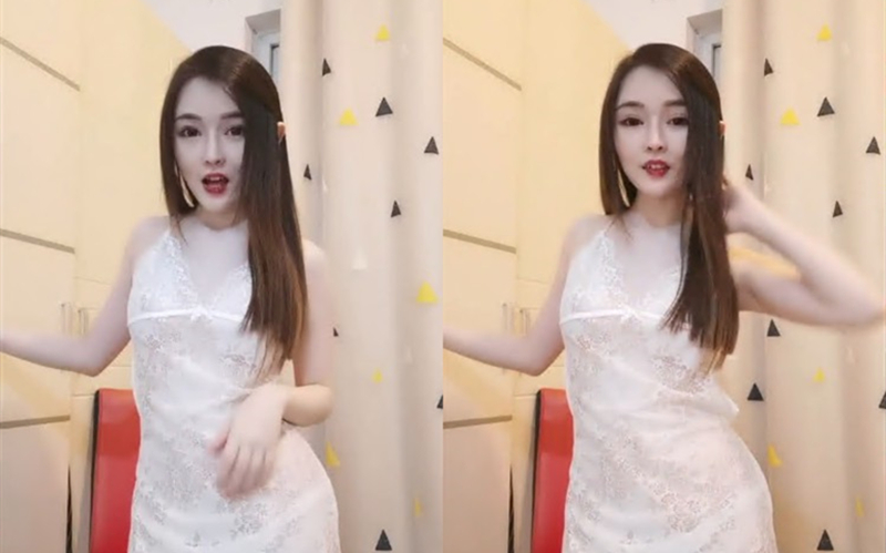 气质甜美女神美乳粉穴换装黑丝极致诱惑